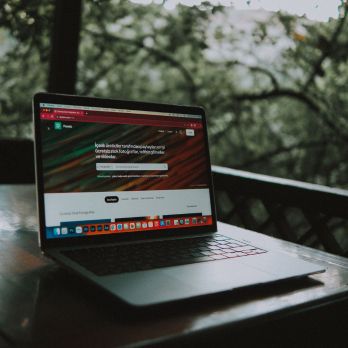 E-commerce website development services in Dubai by Oracuz